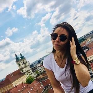 Meet your Posher, Nihan